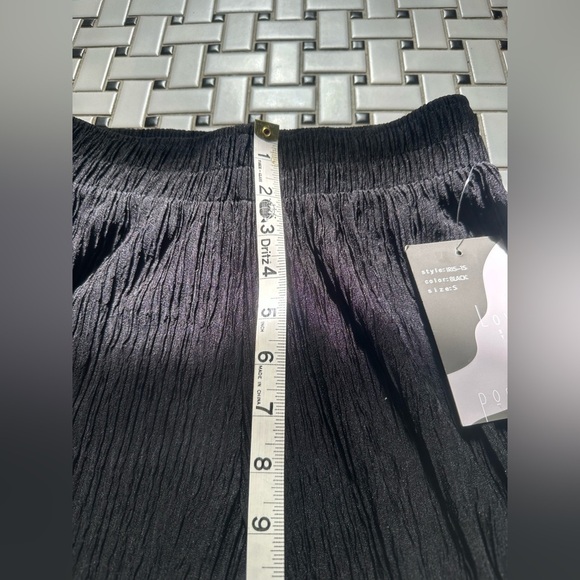 Elegant Black Wide-Leg Trousers - Picture 7 of 7